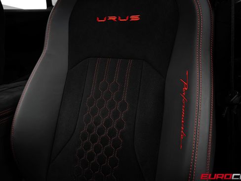 Used 2023 Lamborghini Urus Performante AWD/4WD image 49