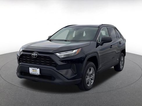 Used 2025 Toyota RAV4 LE image 7