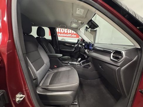 Used 2024 Chevrolet TrailBlazer LT w/ LT Cold Weather Package AWD/4WD image 11