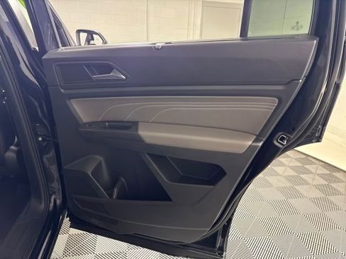 Used 2023 Volkswagen Atlas SE w/ Black Wheel Package image 19