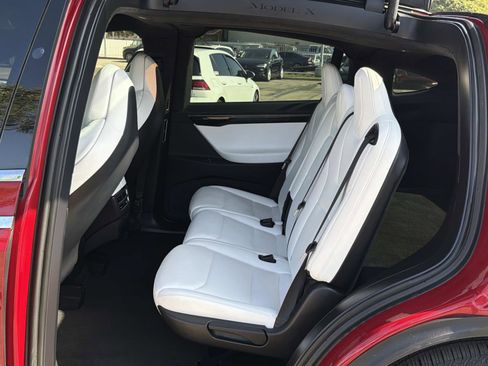 Used 2018 Tesla Model X 75D image 22