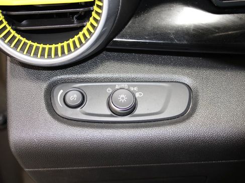 Used 2024 Chevrolet Trax ACTIV w/ Sunroof Package image 24