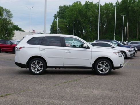 Used 2014 Mitsubishi Outlander SE AWD/4WD image 6