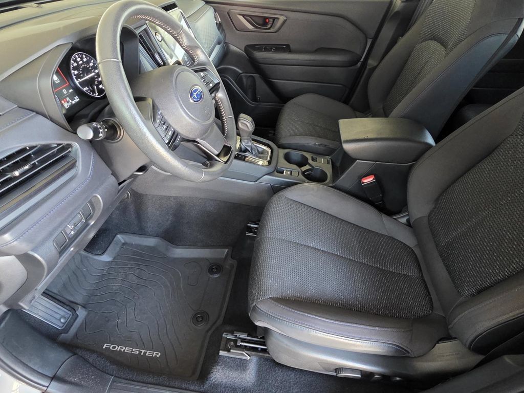 Used 2025 Subaru Forester Premium AWD/4WD image 7