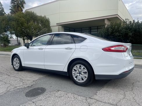 Used 2014 Ford Fusion S FWD image 5