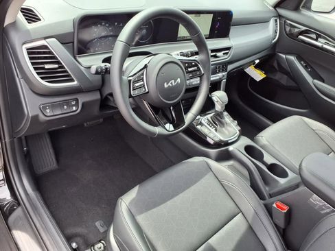 New 2026 Kia Seltos EX image 11