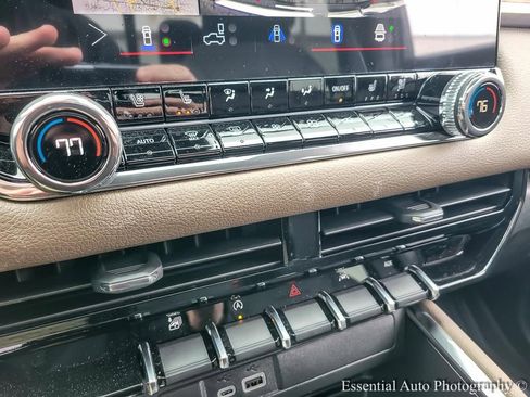 New 2026 GMC Canyon Denali w/ LPO, Denali Black Edition image 17