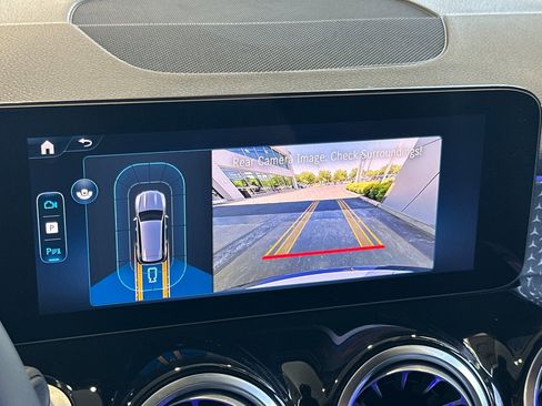 New 2025 Mercedes-Benz GLB 250 image 20