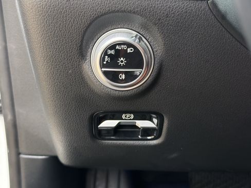Used 2024 Mercedes-Benz C 300 Sedan image 16