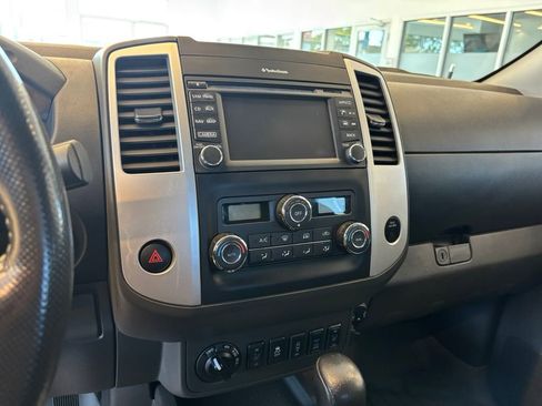 Used 2021 Nissan Frontier PRO-4X w/ Pro-4x Utility Package AWD/4WD image 19