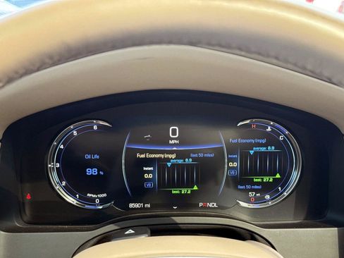 Used 2019 Cadillac Escalade Platinum RWD image 31