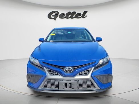 Used 2023 Toyota Camry SE image 2