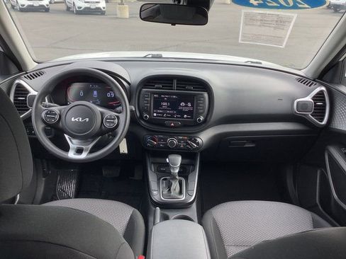 Used 2024 Kia Soul LX w/ Option Group 015 image 6