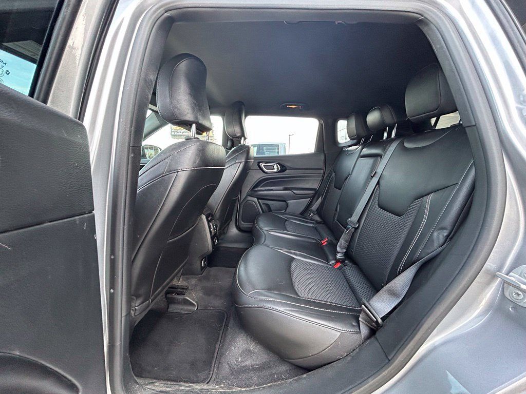 Used 2023 Jeep Compass Latitude AWD/4WD image 8
