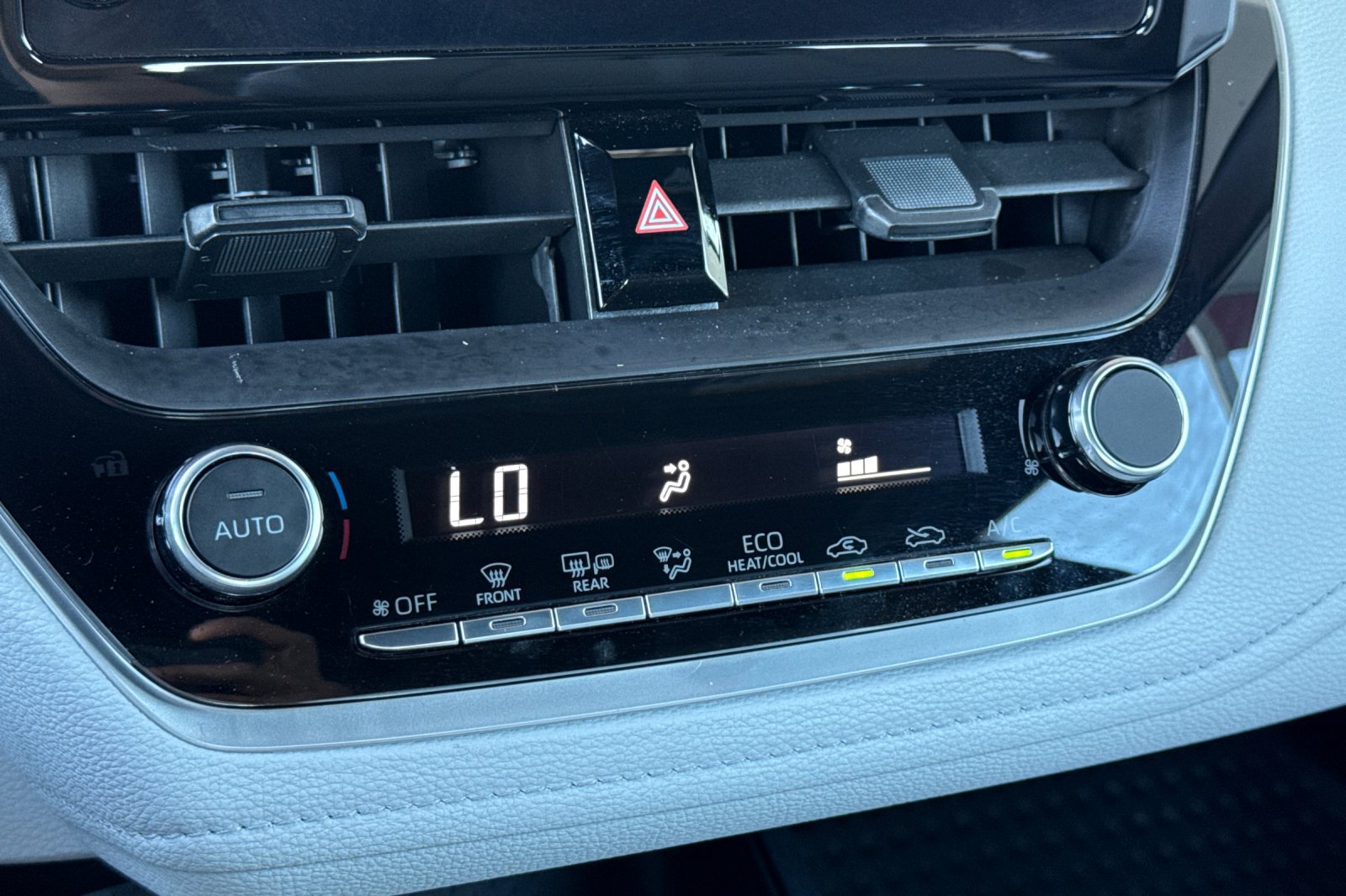 Certified 2025 Toyota Corolla SE FWD image 23