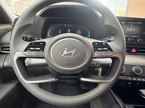 New 2026 Hyundai Elantra SE FWD image 15