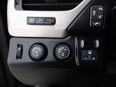 Used 2015 GMC Yukon Denali w/ Touring Package image 42