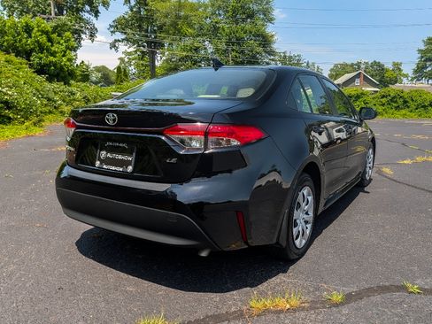 Used 2024 Toyota Corolla LE FWD image 5