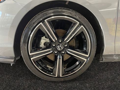 Used 2025 Honda Accord Sport image 13