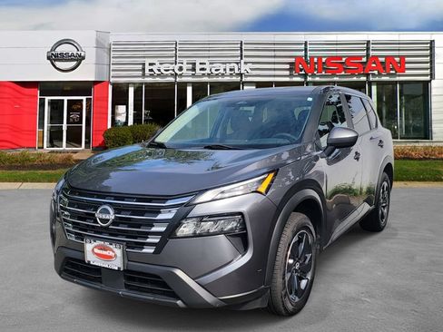 Used 2024 Nissan Rogue SV AWD/4WD image 4