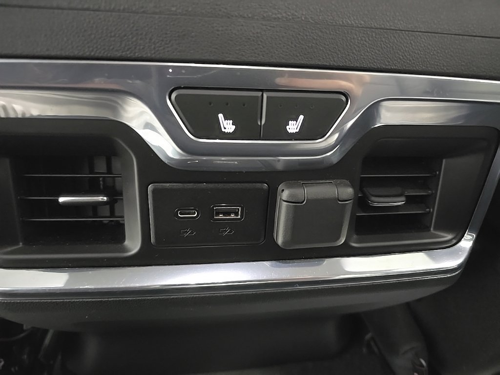 Used 2021 Chevrolet Silverado 2500 LTZ w/ LTZ Plus Package AWD/4WD image 30