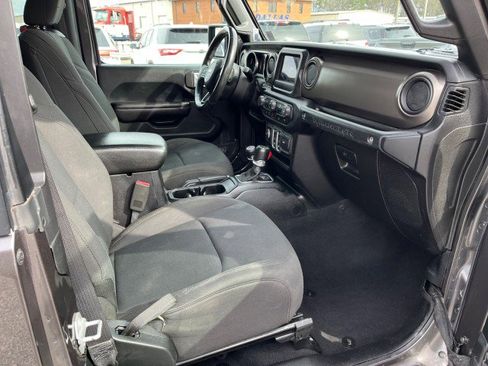 Used 2018 Jeep Wrangler Sport image 17