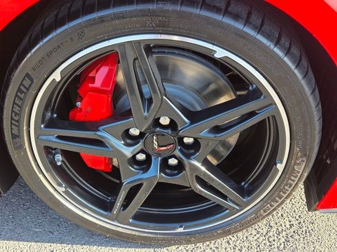Used 2021 Chevrolet Corvette Stingray Premium Cpe w/ Z51 Performance Package RWD image 9