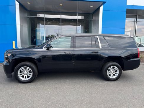 Used 2018 Chevrolet Suburban LT AWD/4WD image 9