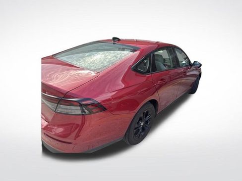 Used 2025 Honda Accord SE image 5