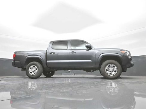 Used 2022 Toyota Tacoma SR AWD/4WD image 43
