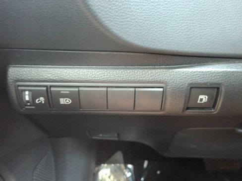 Used 2026 Toyota Corolla LE FWD image 32