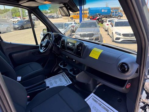 Used 2019 Mercedes-Benz Sprinter 144 image 23