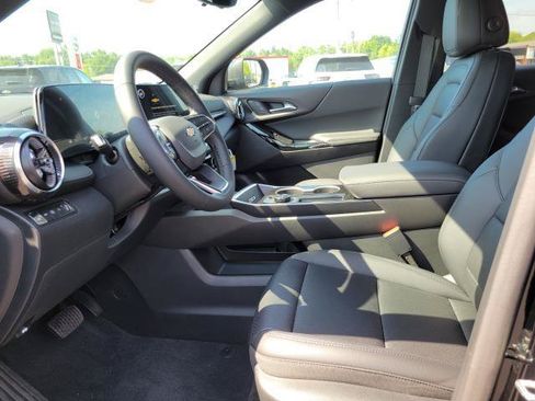 New 2026 Chevrolet Equinox LT w/ Convenience Package II AWD/4WD image 8