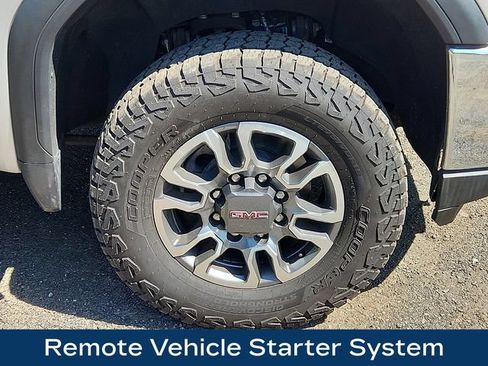 Used 2022 GMC Sierra 2500 SLE w/ SLE Convenience Package AWD/4WD image 9