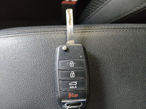 Used 2020 Kia Optima LX FWD image 32