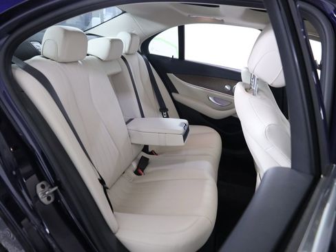 Used 2020 Mercedes-Benz E 350 4MATIC Sedan image 33