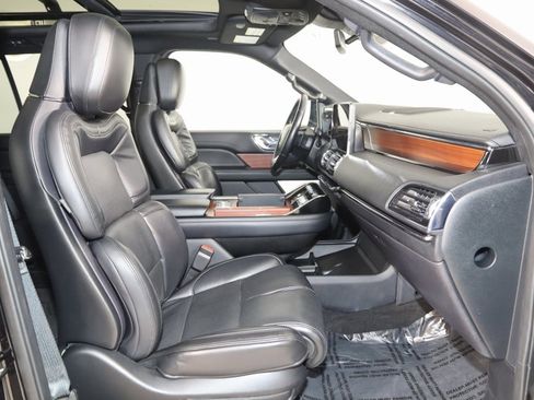 Used 2021 Lincoln Navigator Reserve w/ Luxury Package image 14
