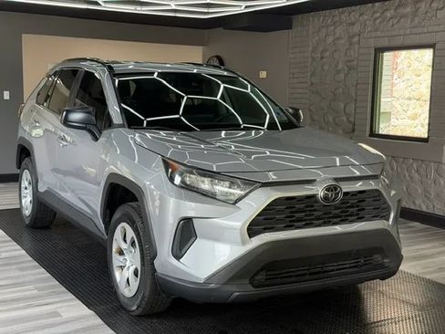 Used 2021 Toyota RAV4 LE FWD image 1