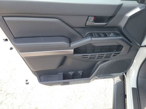 New 2026 Toyota 4Runner SR5 AWD/4WD image 19