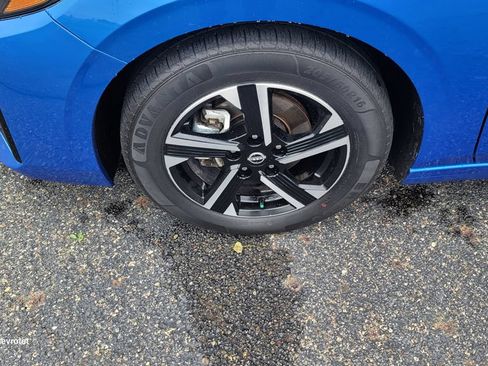 Used 2024 Nissan Sentra SV FWD image 6