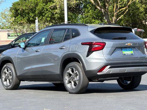 New 2026 Chevrolet Trax LT w/ Driver Confidence Package image 5