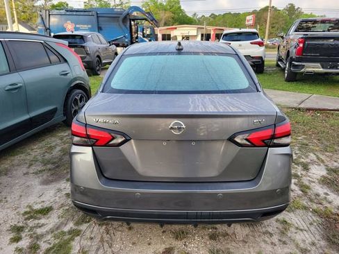 Used 2021 Nissan Versa SV image 9