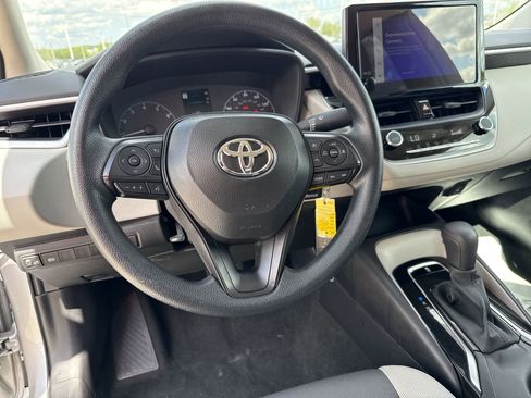 Certified 2025 Toyota Corolla LE FWD image 11