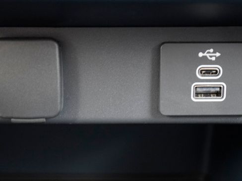 New 2025 Ford Maverick Lobo image 16