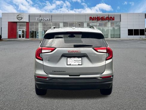 Used 2023 GMC Terrain SLT w/ Infotainment Package II FWD image 6
