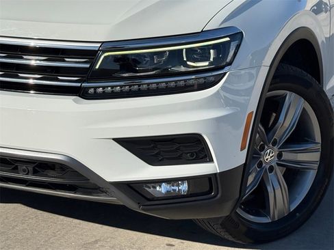 Used 2019 Volkswagen Tiguan SEL Premium image 2