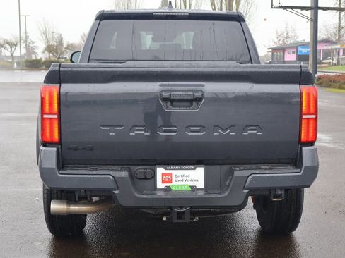 Used 2024 Toyota Tacoma TRD Off-Road image 6