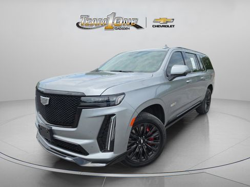 Used 2024 Cadillac Escalade ESV V w/ LPO, ONYX Package AWD/4WD image 4