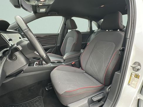 Used 2024 Volkswagen Jetta GLI 40th Anniversary Edition FWD image 13