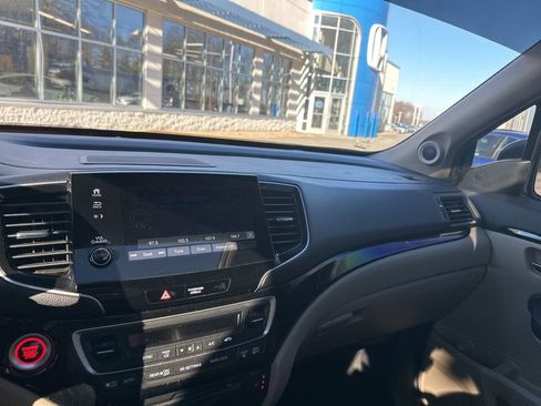 Used 2021 Honda Pilot Touring image 13